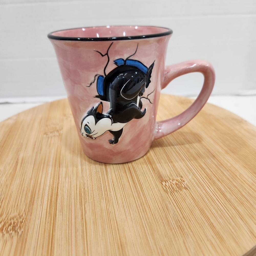 Looney Tunes Penelope Pussycat 3D Embossed Mug Cup Pepe Le Pew Warner Bros Xpres